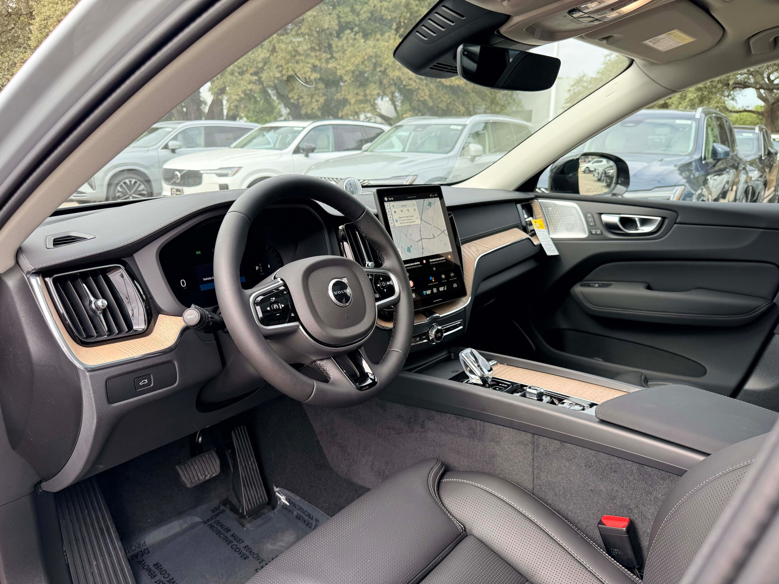 2026 Volvo XC60 - Image 12