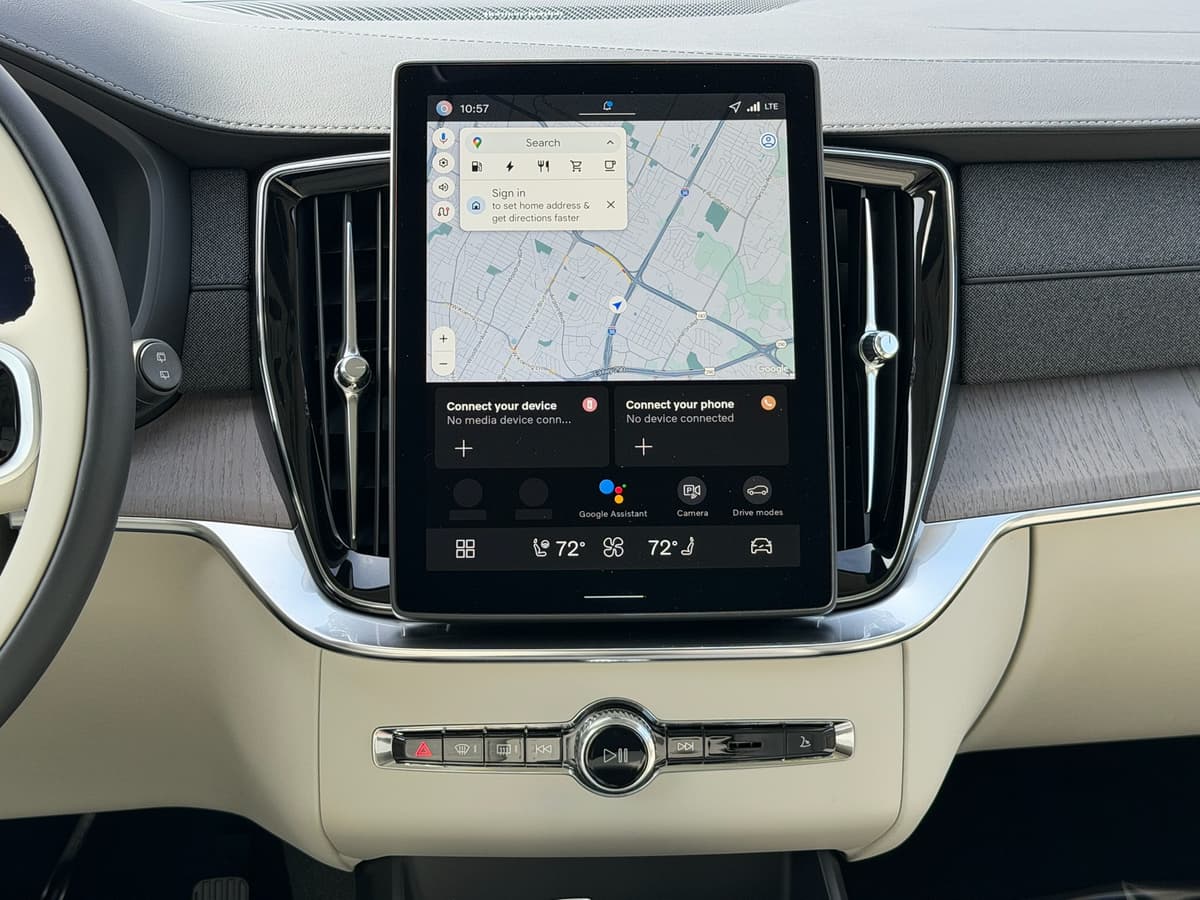 2026 Volvo XC90 plug-in hybrid - Image 12