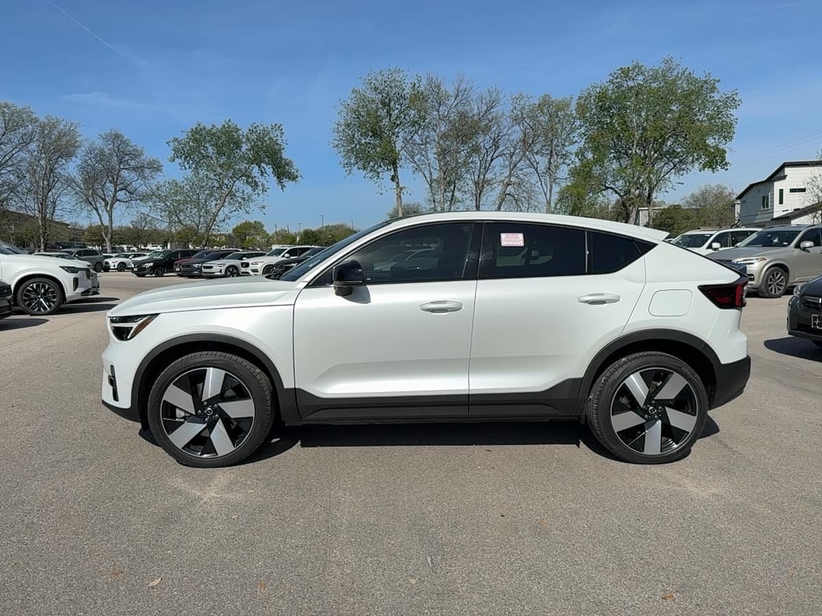 2023 Volvo C40 Recharge Pure Electric - Image 3