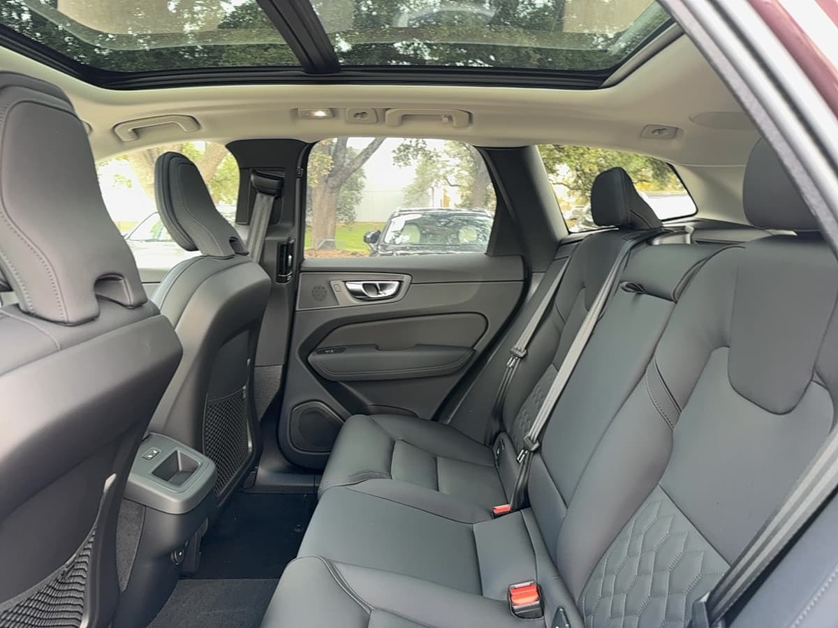 2026 Volvo XC60 - Image 15