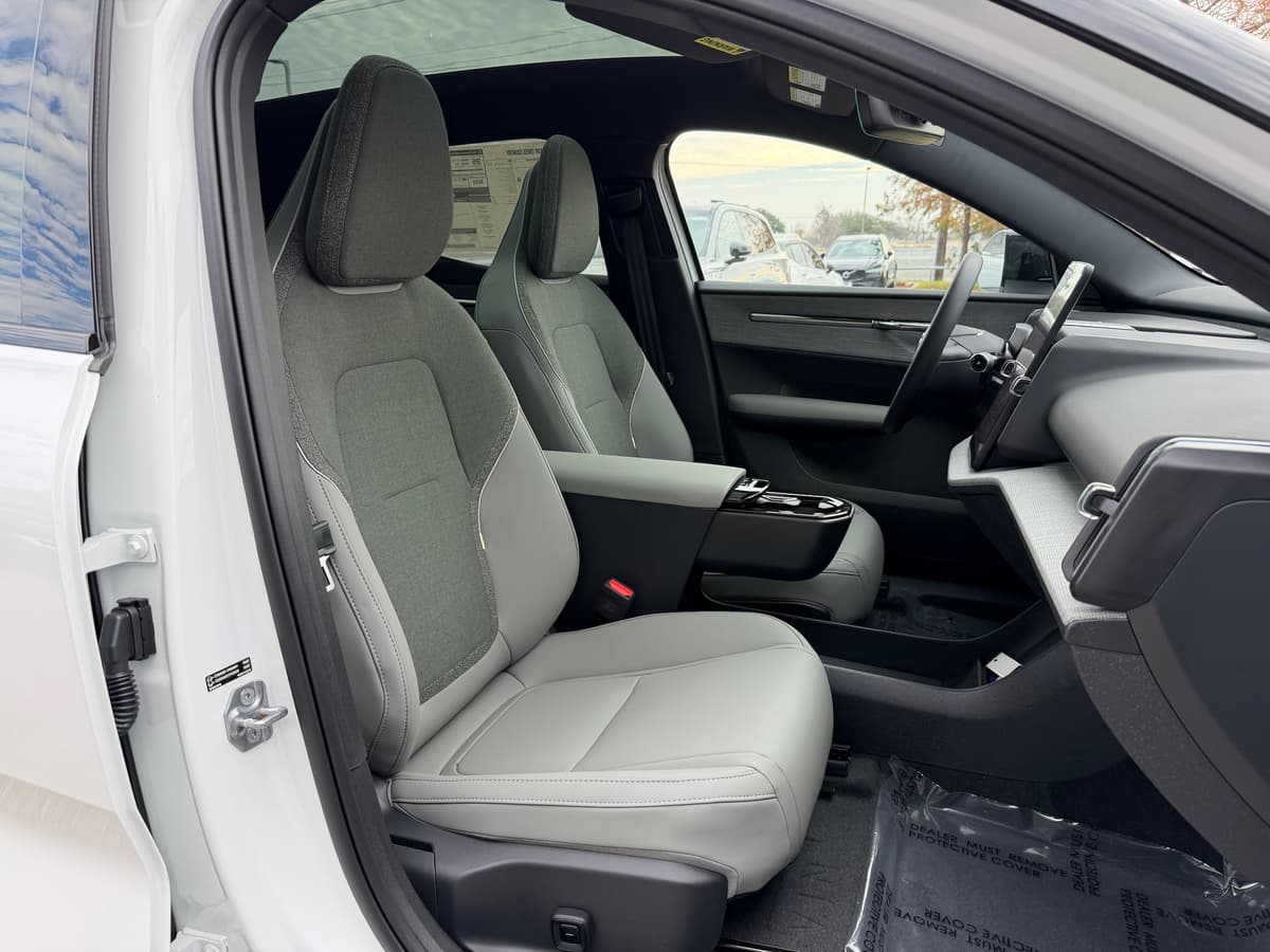 2026 Volvo EX30 Cross Country - Image 8