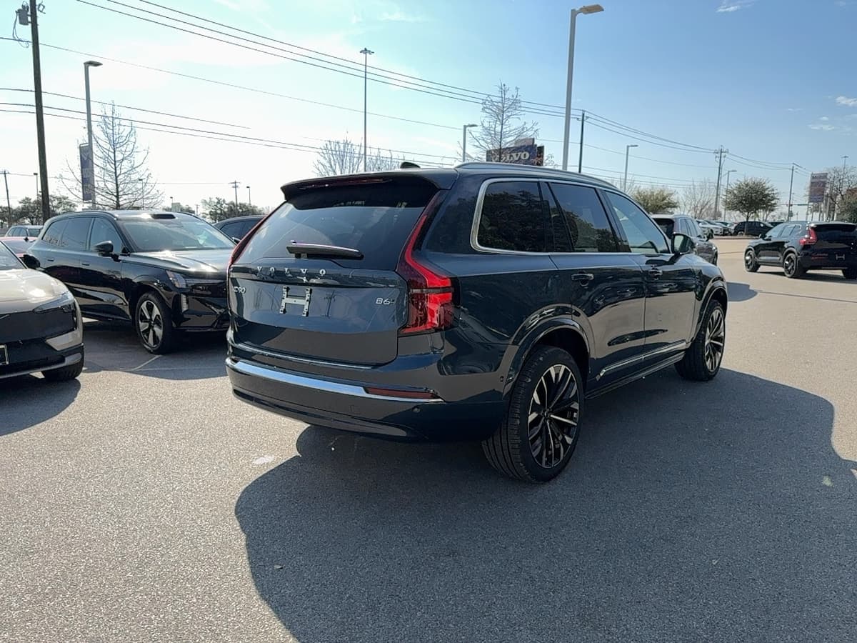 2026 Volvo XC90 - Image 6