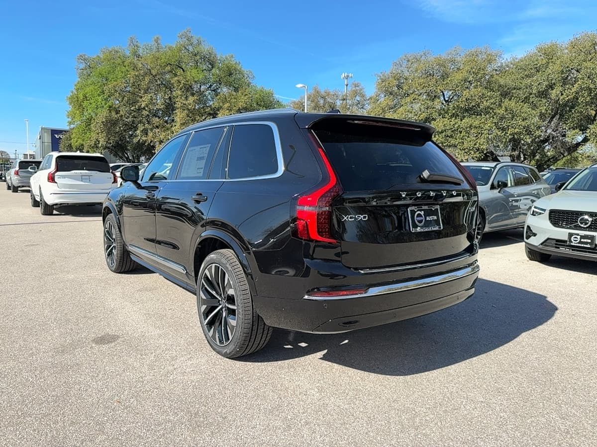 2026 Volvo XC90 plug-in hybrid - Image 4