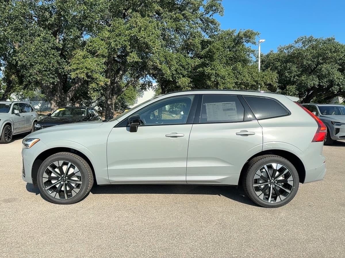 2026 Volvo XC60 - Image 3