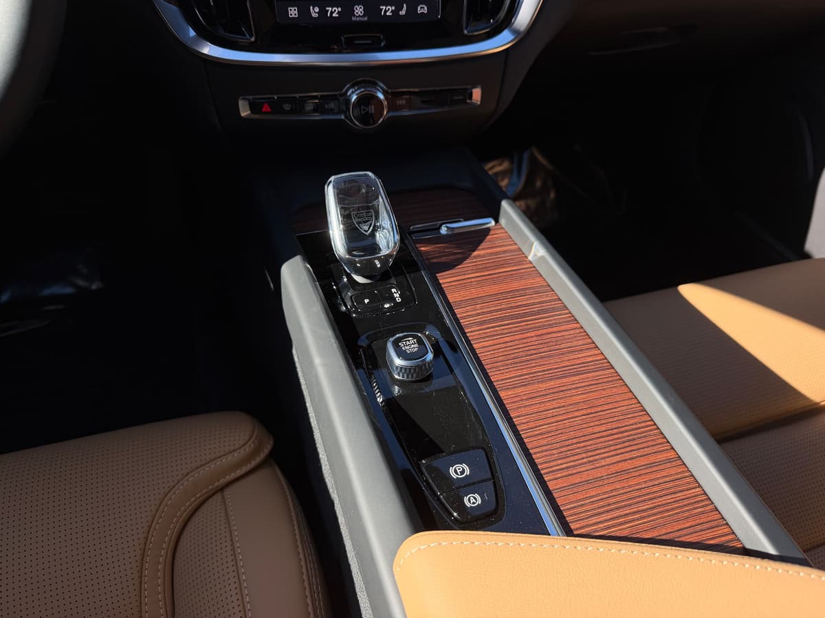 2026 Volvo V60 Cross Country - Image 13