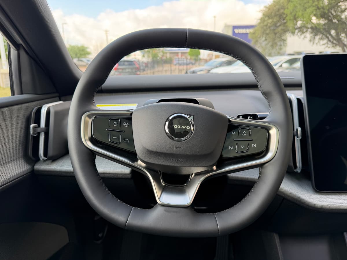 2026 Volvo EX30 - Image 14