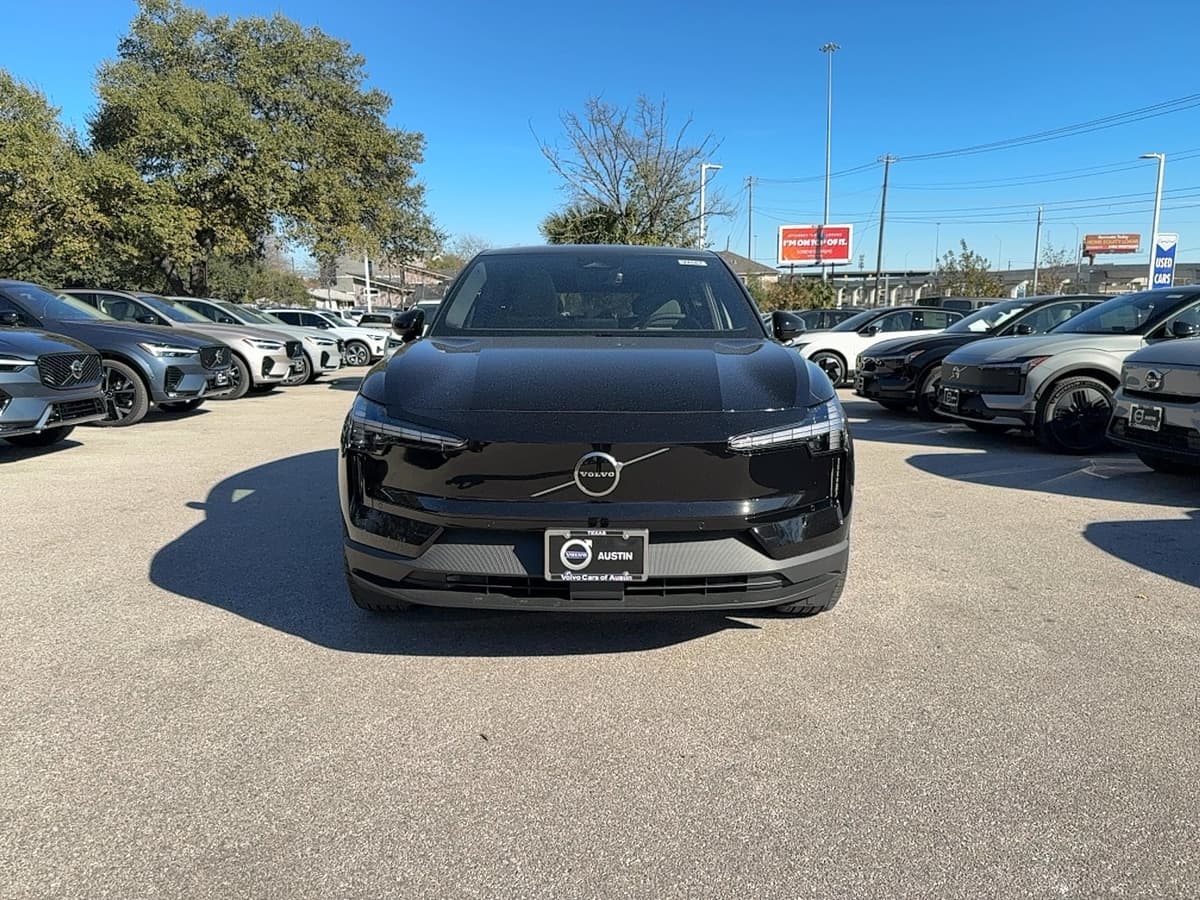 2026 Volvo EX30 - Image 8