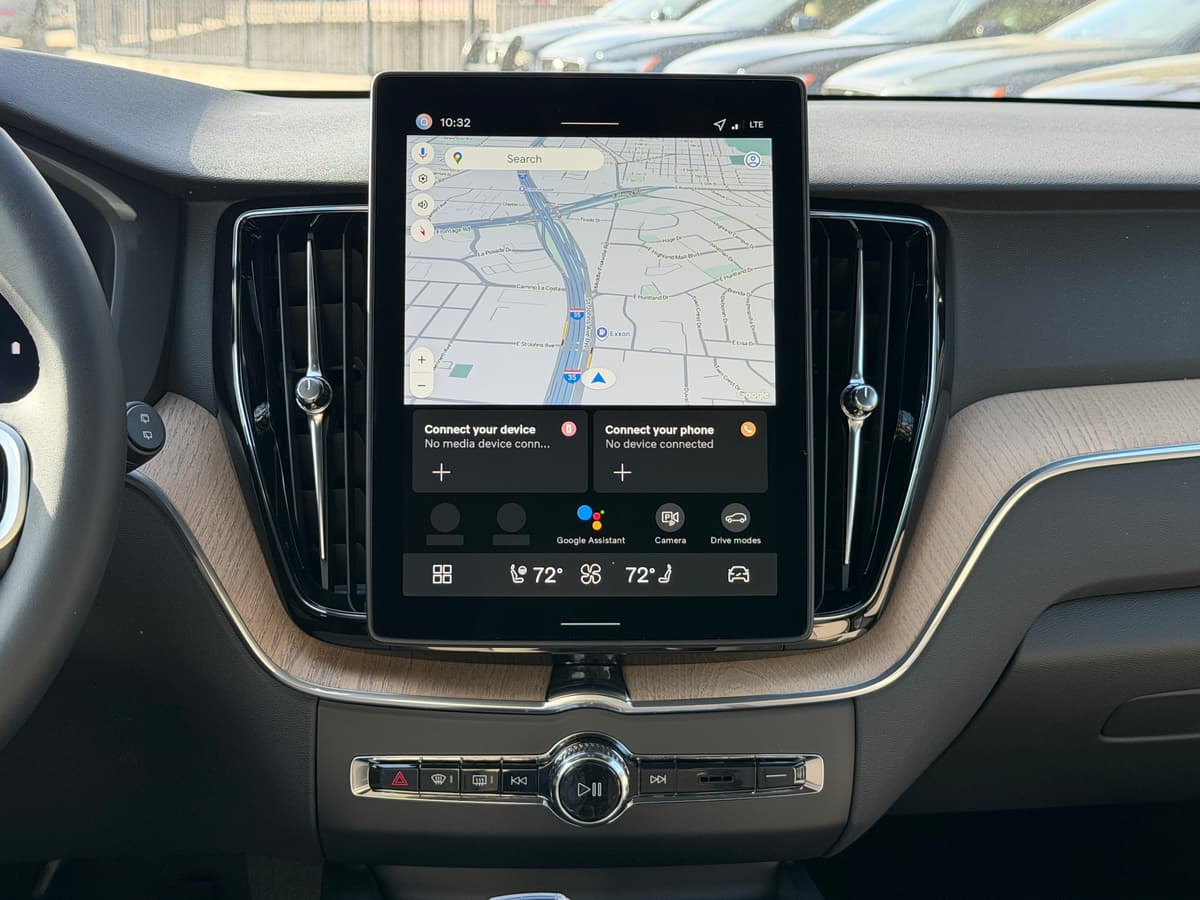 2026 Volvo XC60 - Image 12