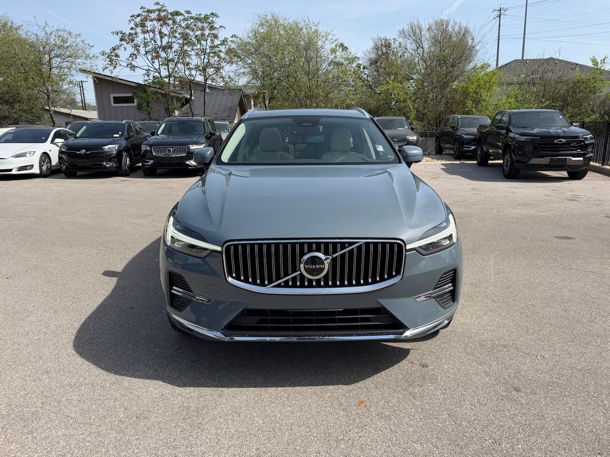 2023 Volvo XC60 - Image 8