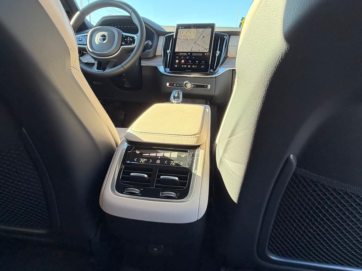 2026 Volvo XC90 - Image 12