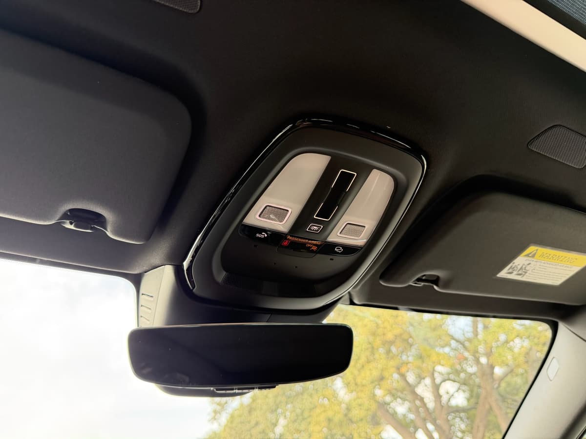 2026 Volvo V60 Cross Country - Image 16