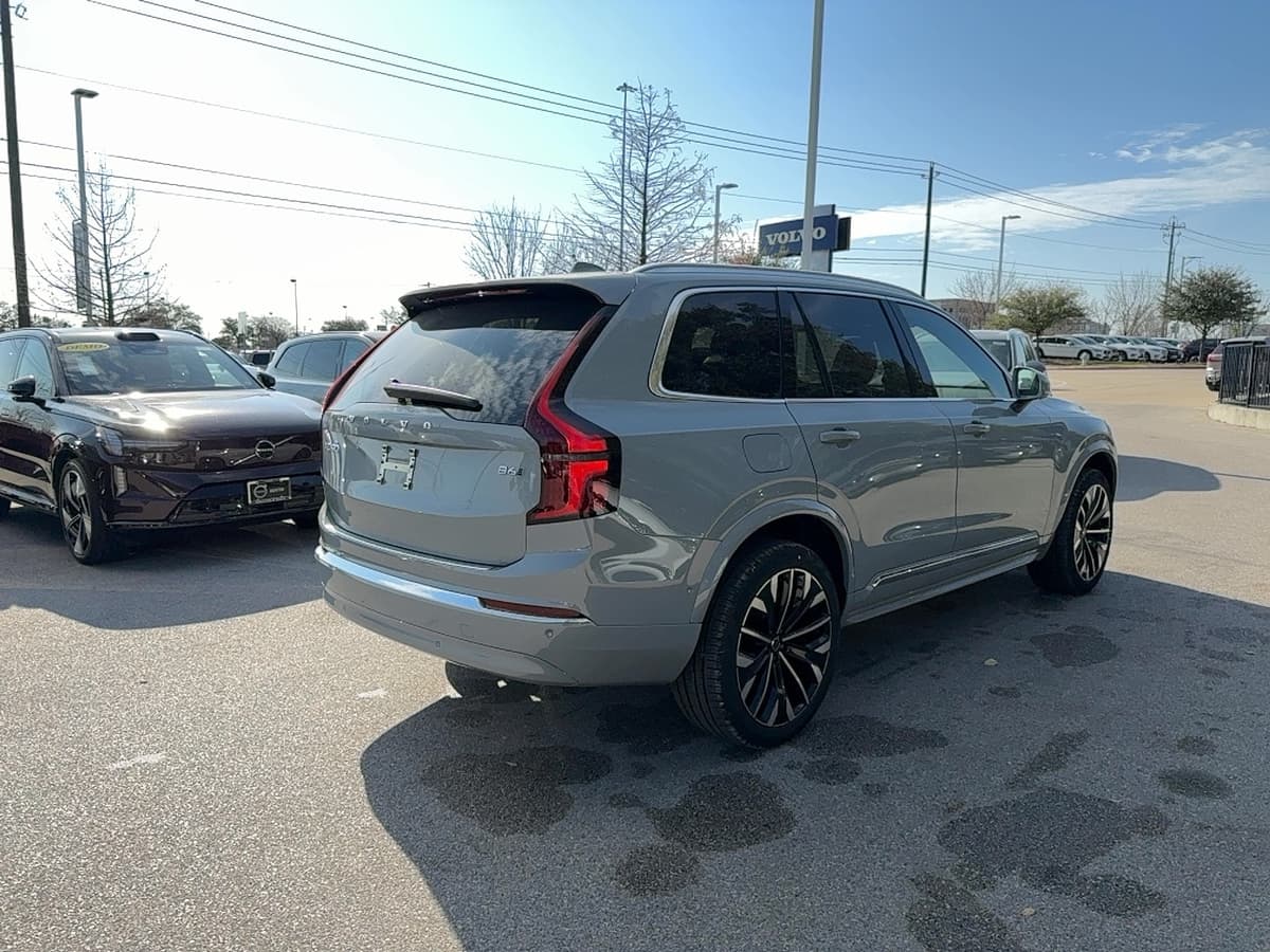 2026 Volvo XC90 - Image 6