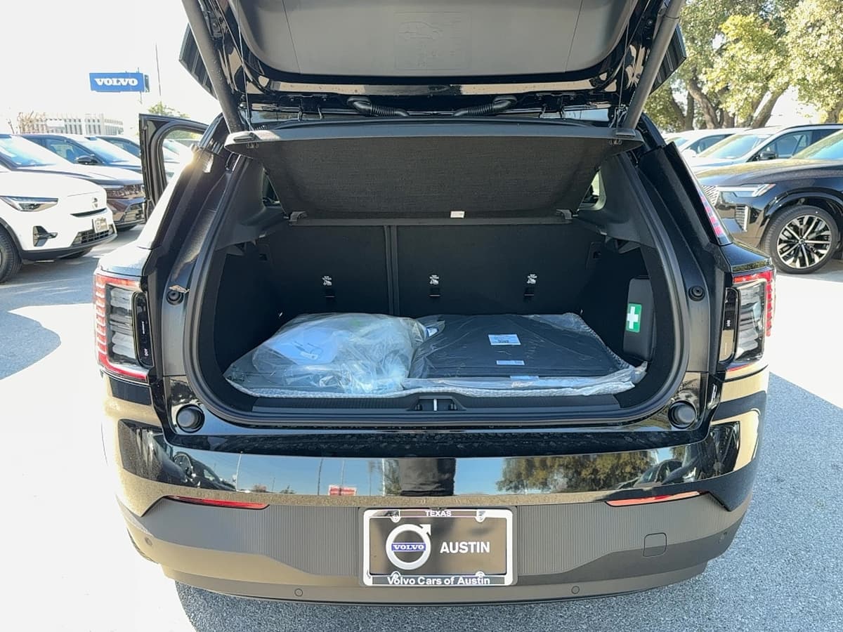 2026 Volvo EX30 - Image 23