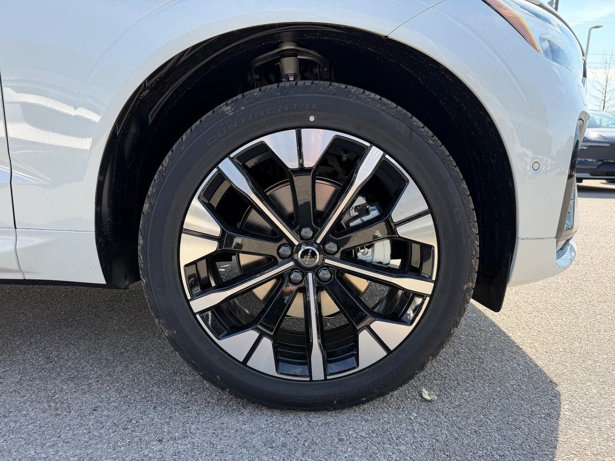 2026 Volvo XC60 - Image 5