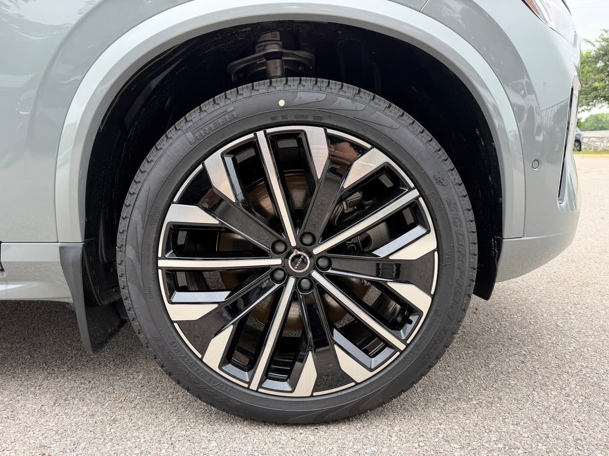 2026 Volvo XC90 plug-in hybrid - Image 6