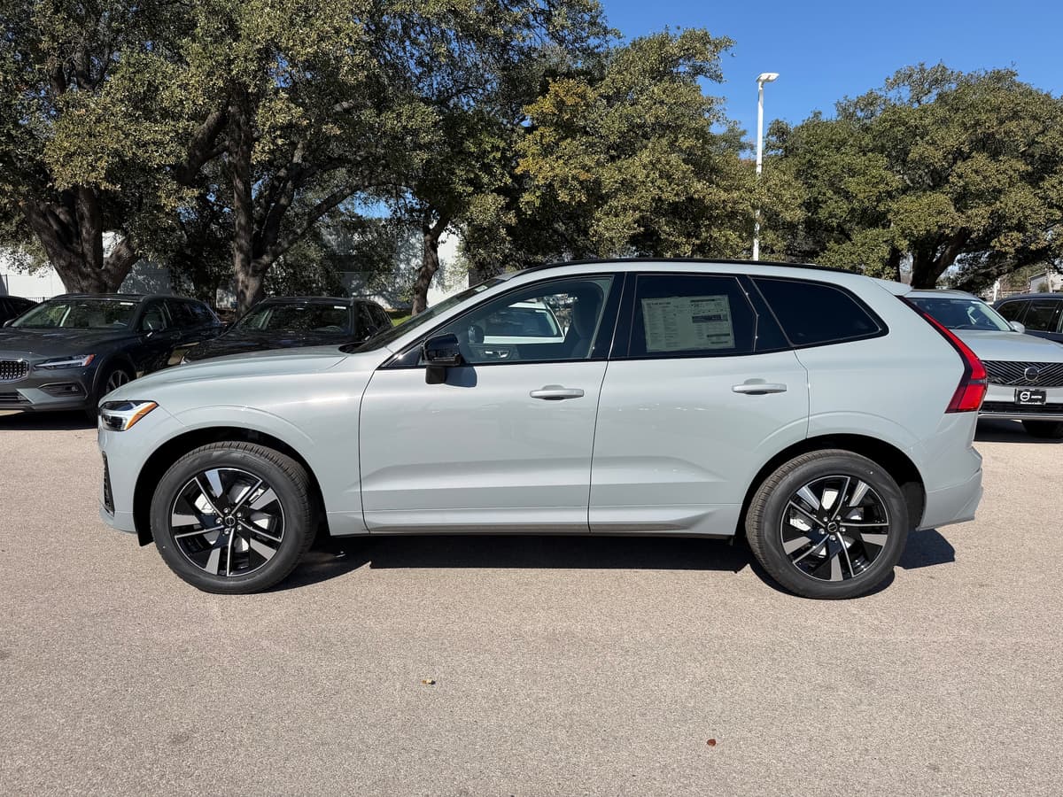 2026 Volvo XC60 - Image 3