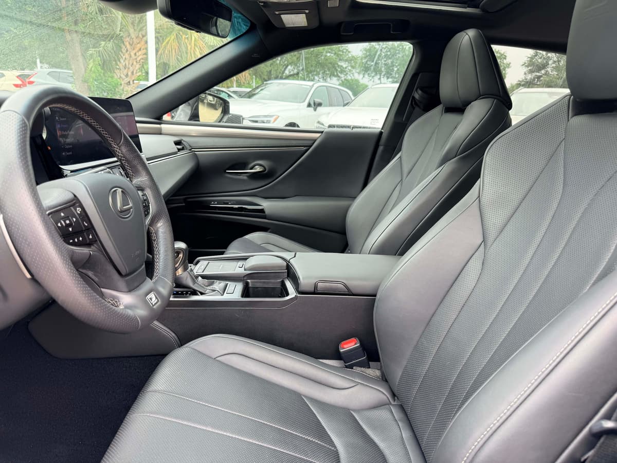 2022 LEXUS ES 350 - Image 10