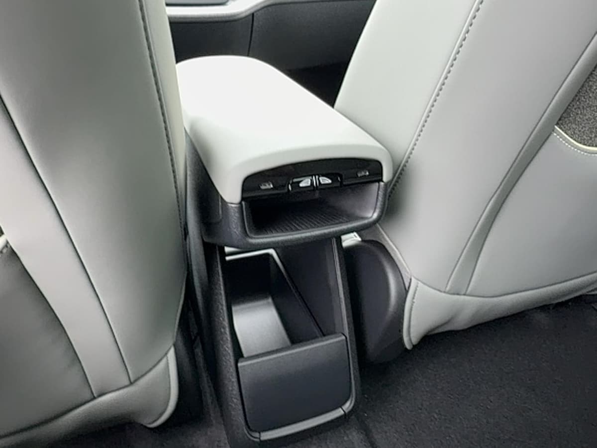 2026 Volvo EX30 Cross Country - Image 16
