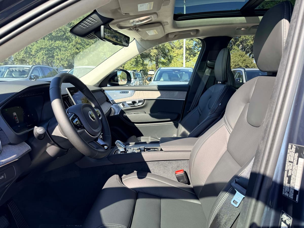 2026 Volvo XC90 - Image 11