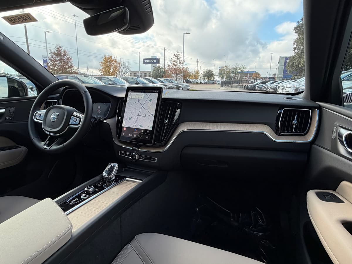 2026 Volvo XC60 - Image 10