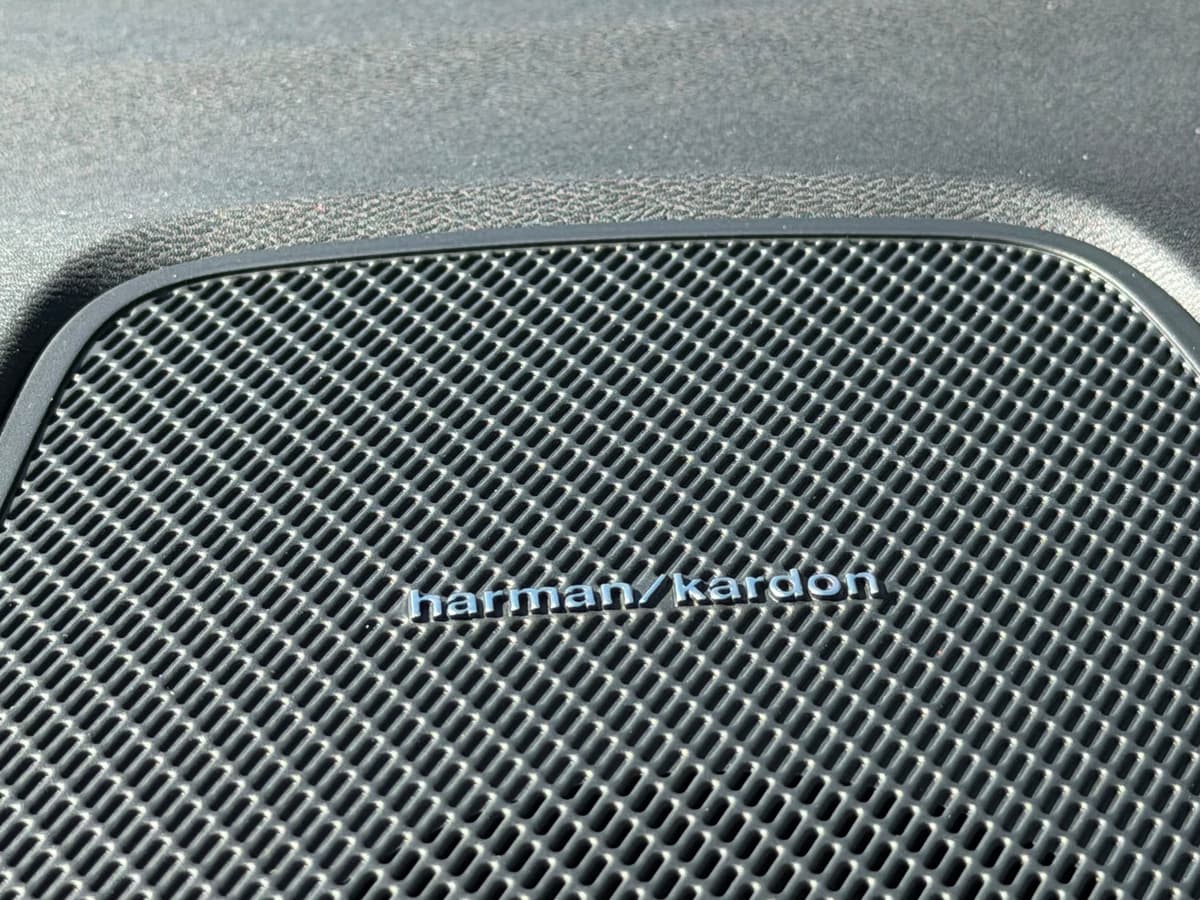 2026 Volvo XC60 plug-in hybrid - Image 13