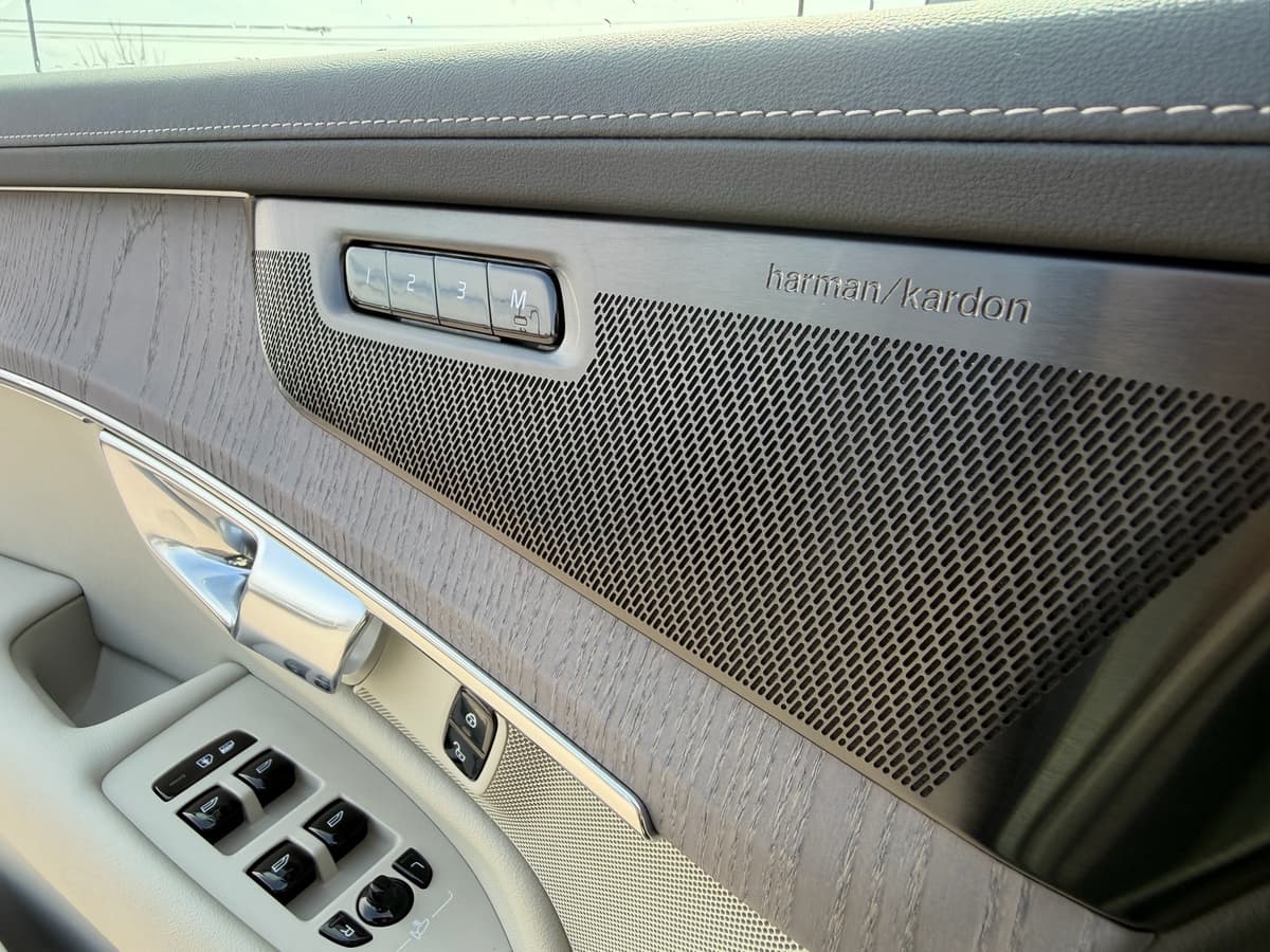 2026 Volvo XC90 plug-in hybrid - Image 18