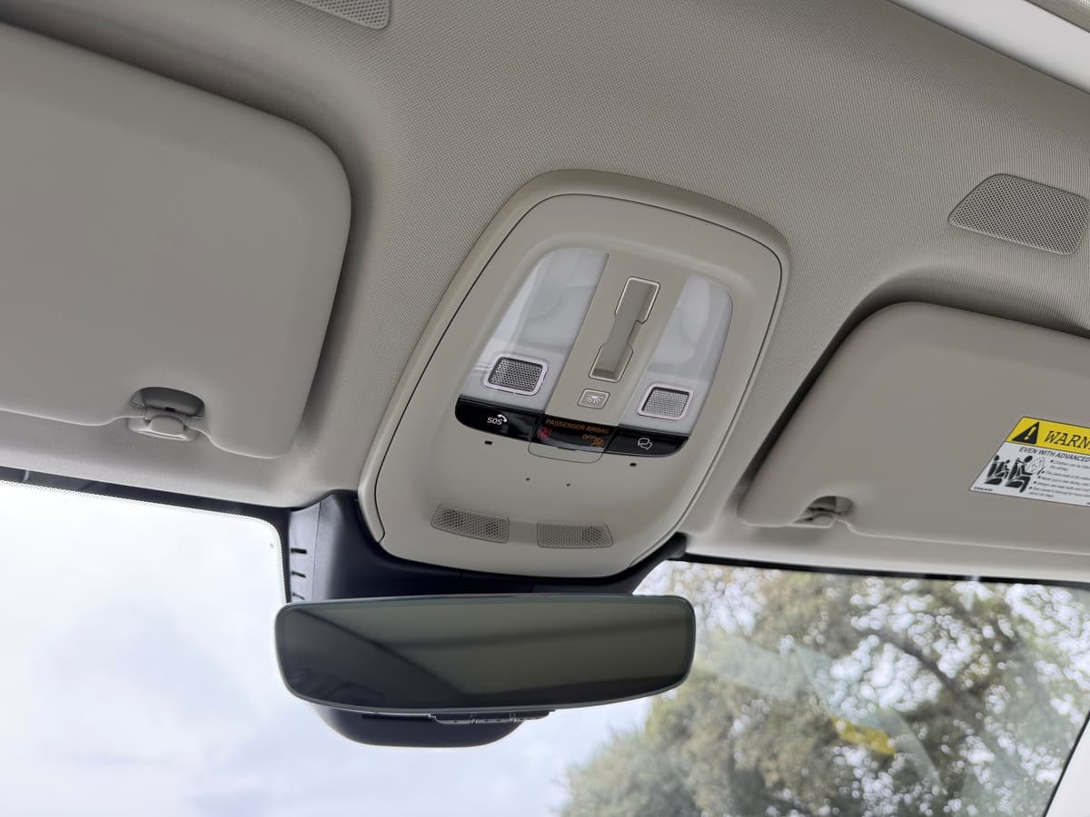 2026 Volvo XC60 - Image 16