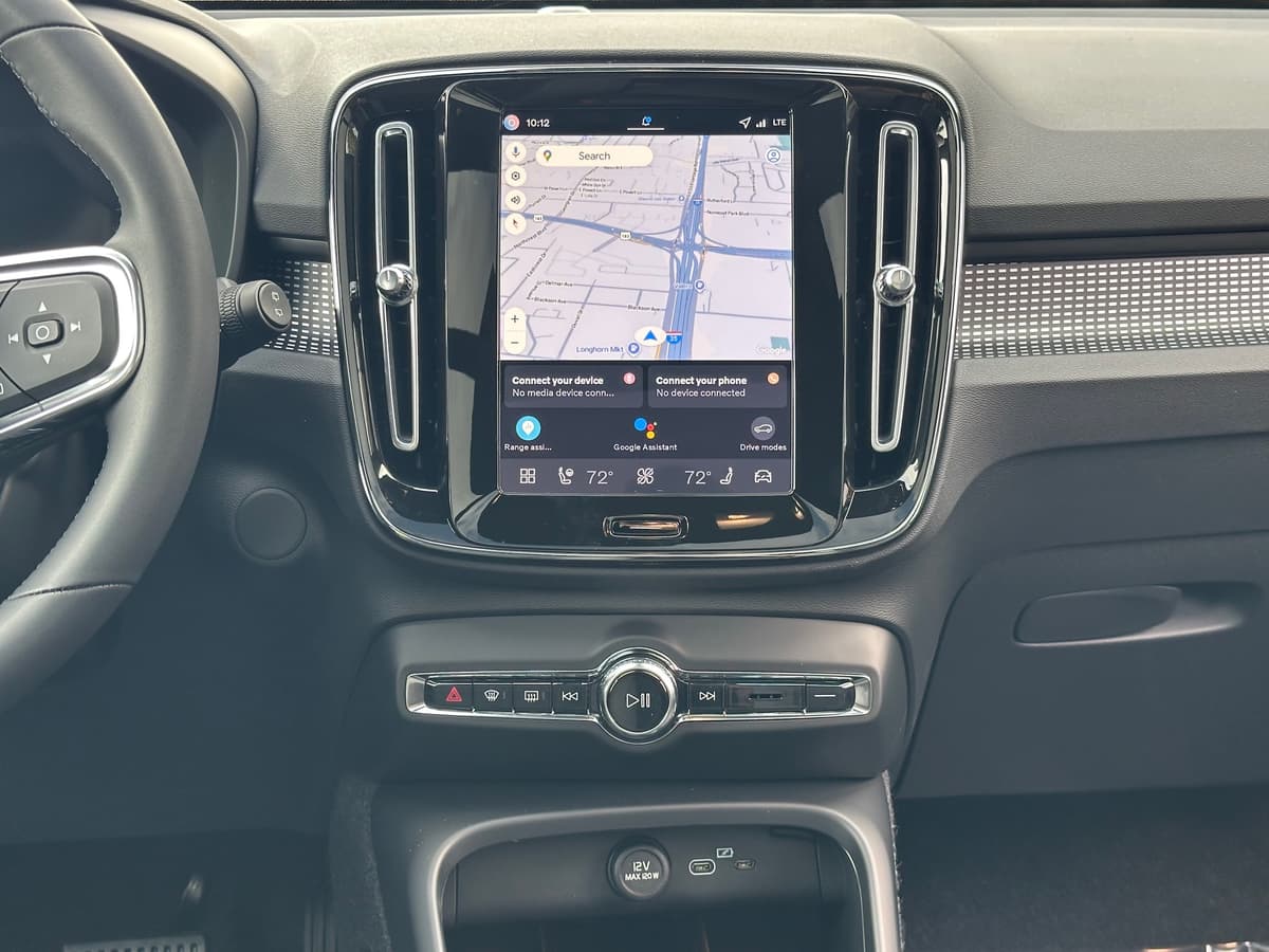 2026 Volvo EX40 - Image 12