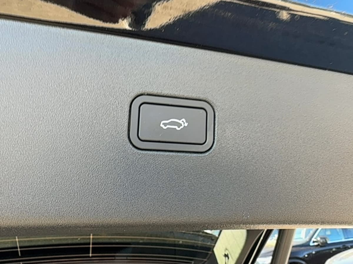 2026 Volvo EX30 - Image 24