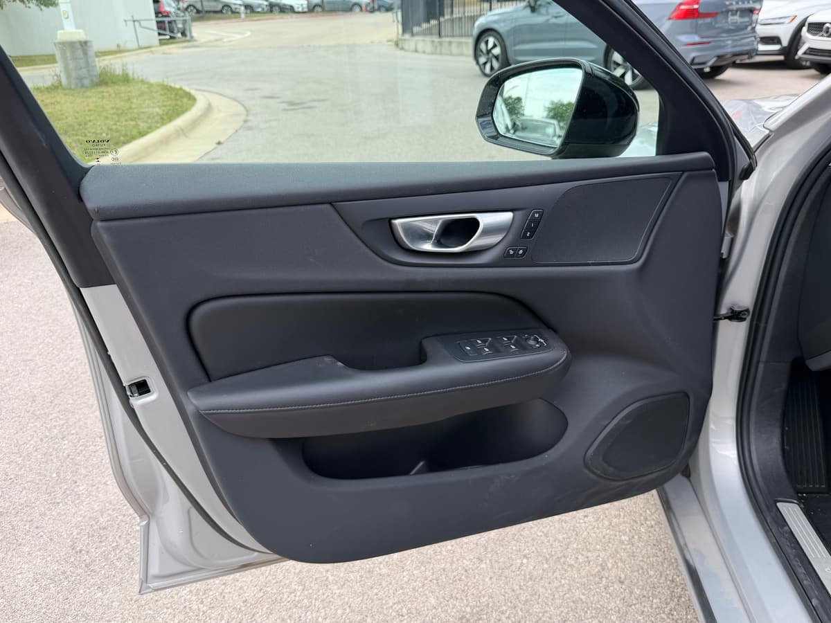 2025 Volvo S60 - Image 18