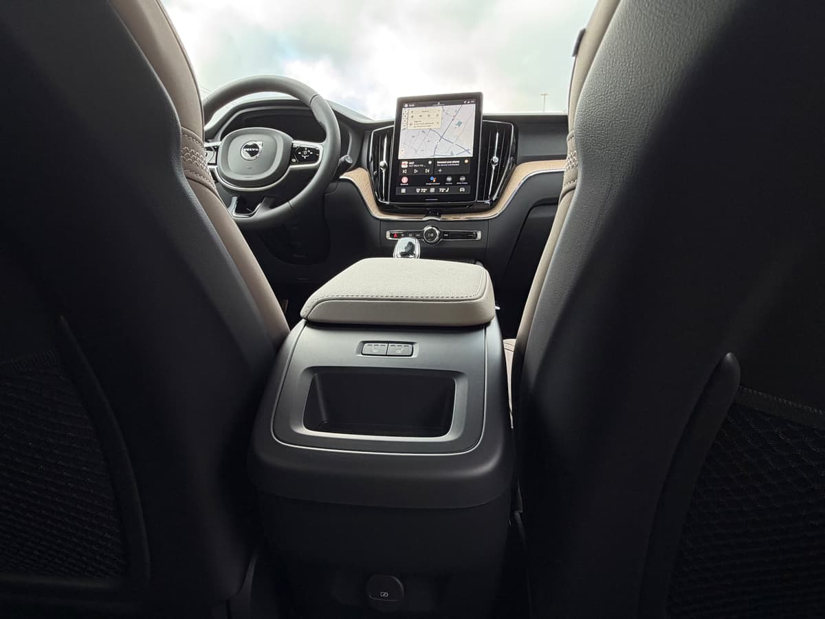 2026 Volvo XC60 - Image 11