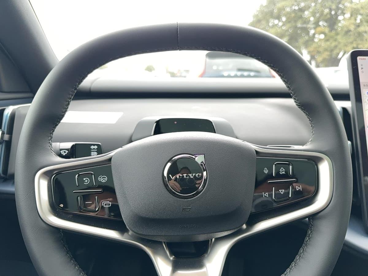2026 Volvo EX30 - Image 18