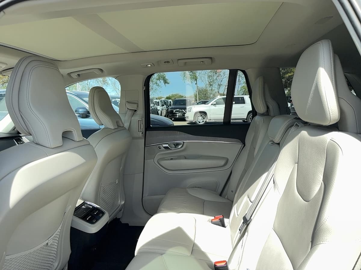 2023 Volvo XC90 - Image 11