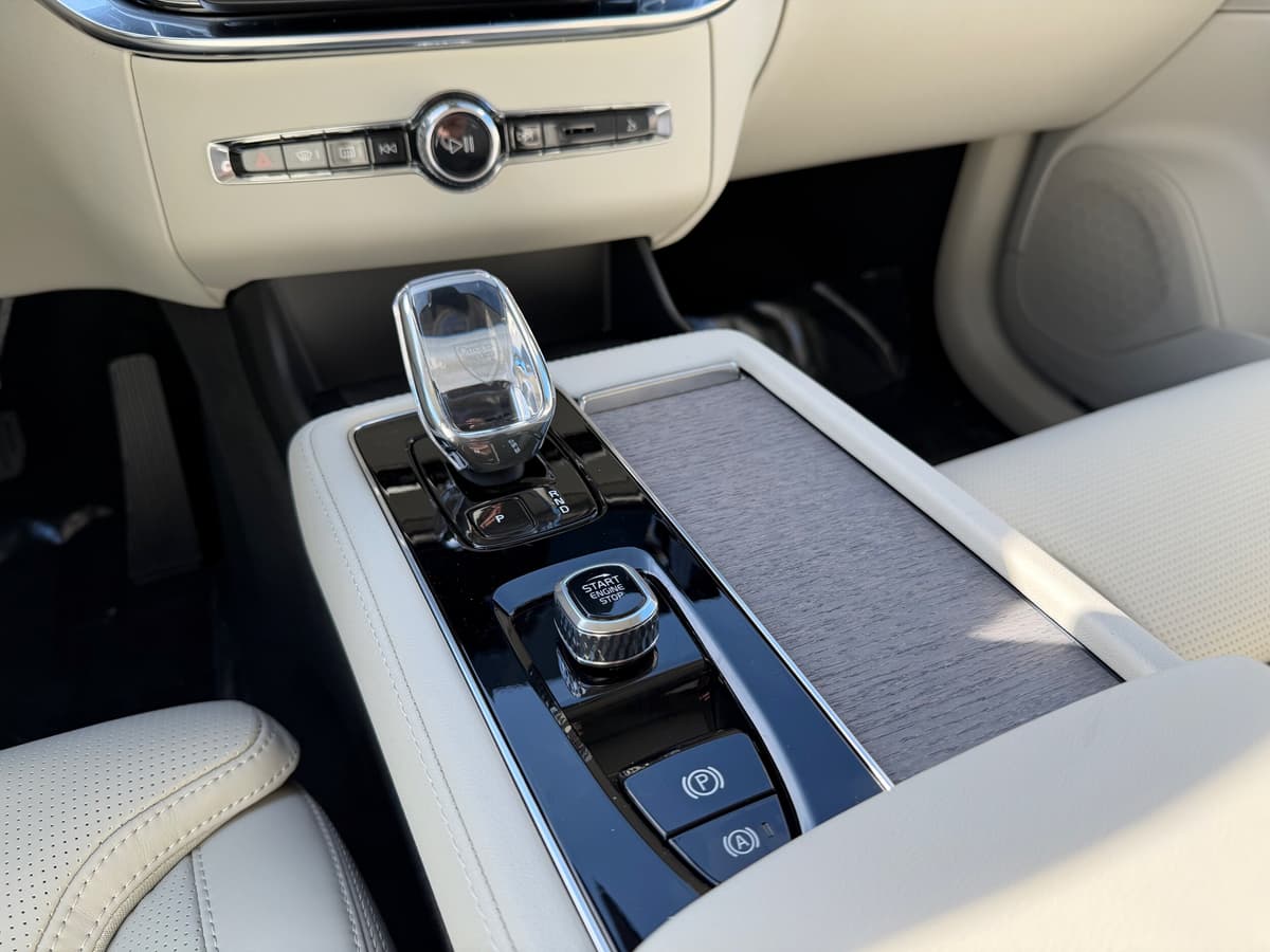 2026 Volvo XC90 - Image 14