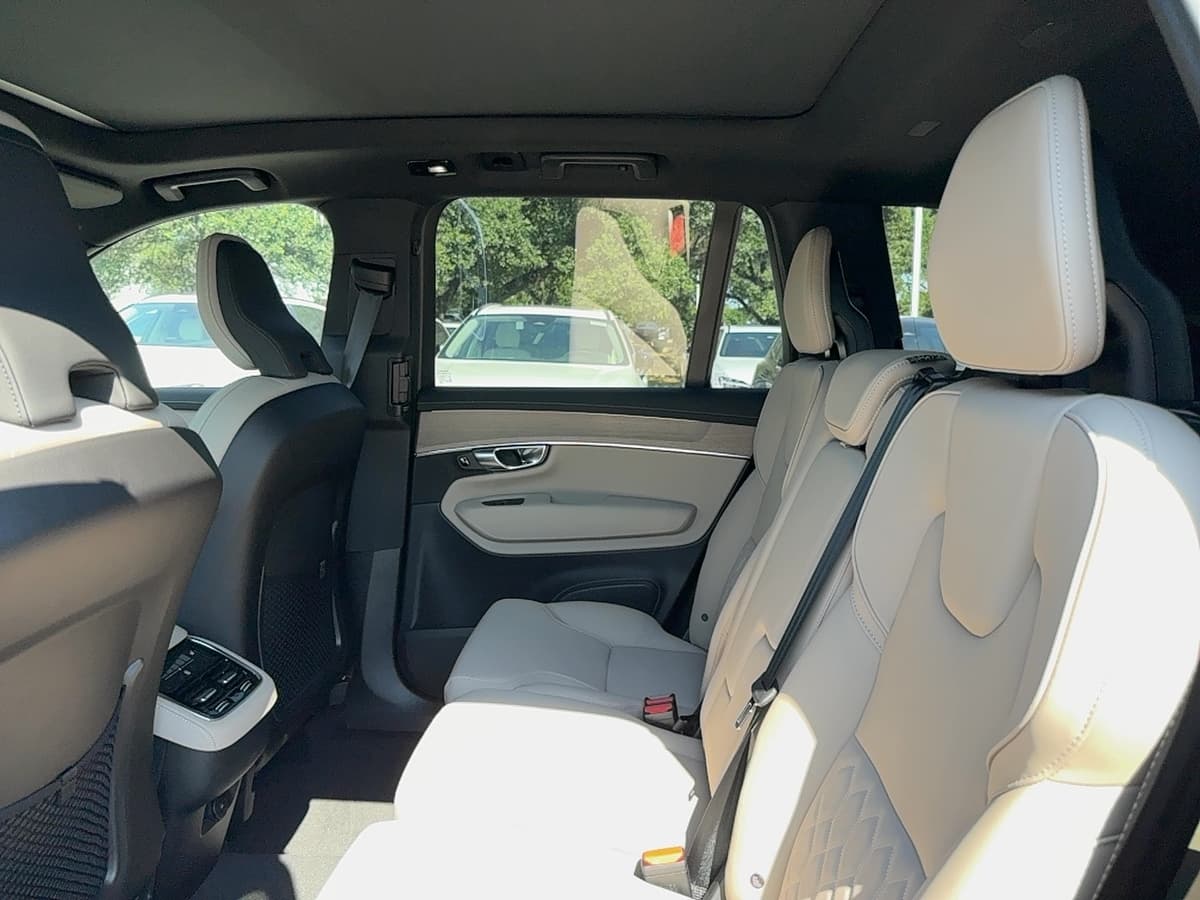 2026 Volvo XC90 - Image 14