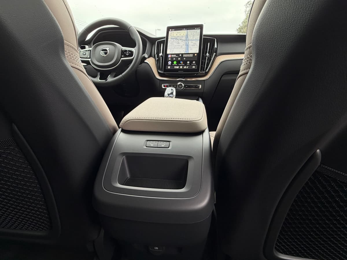 2026 Volvo XC60 - Image 11