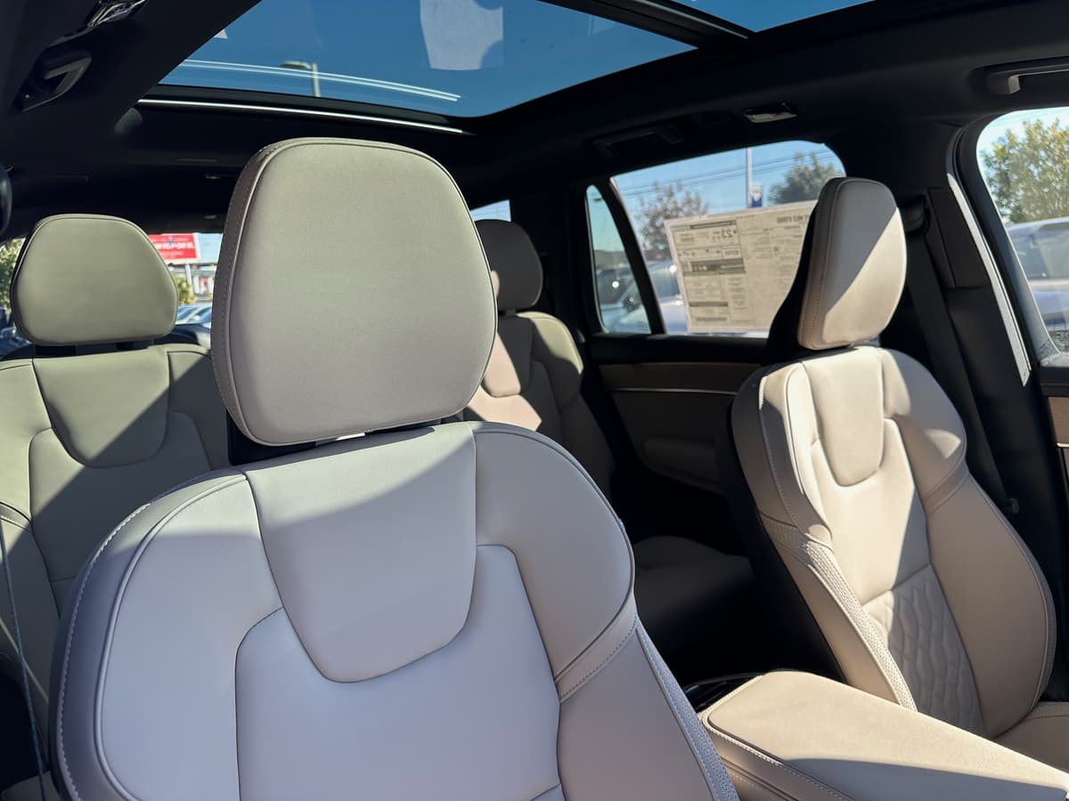 2026 Volvo XC90 - Image 9