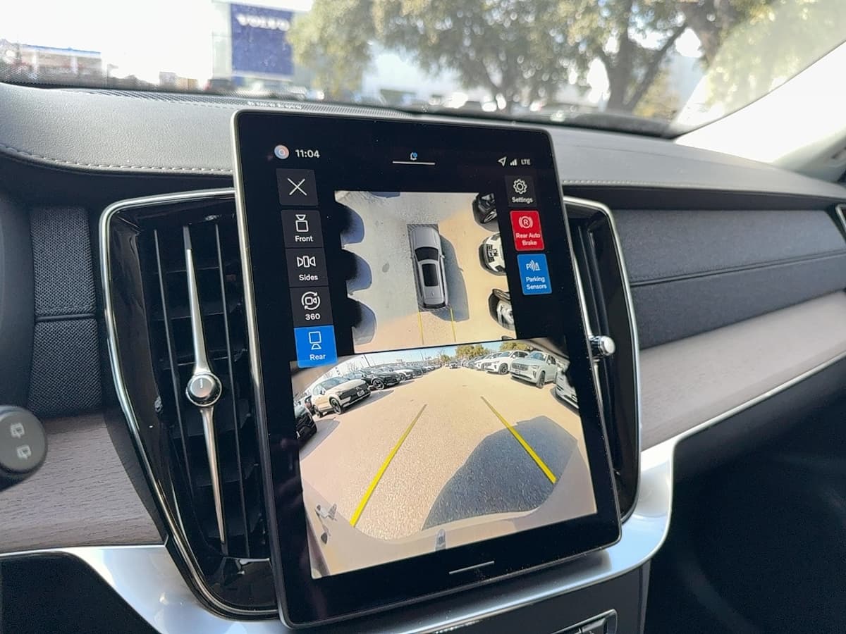 2026 Volvo XC90 plug-in hybrid - Image 23