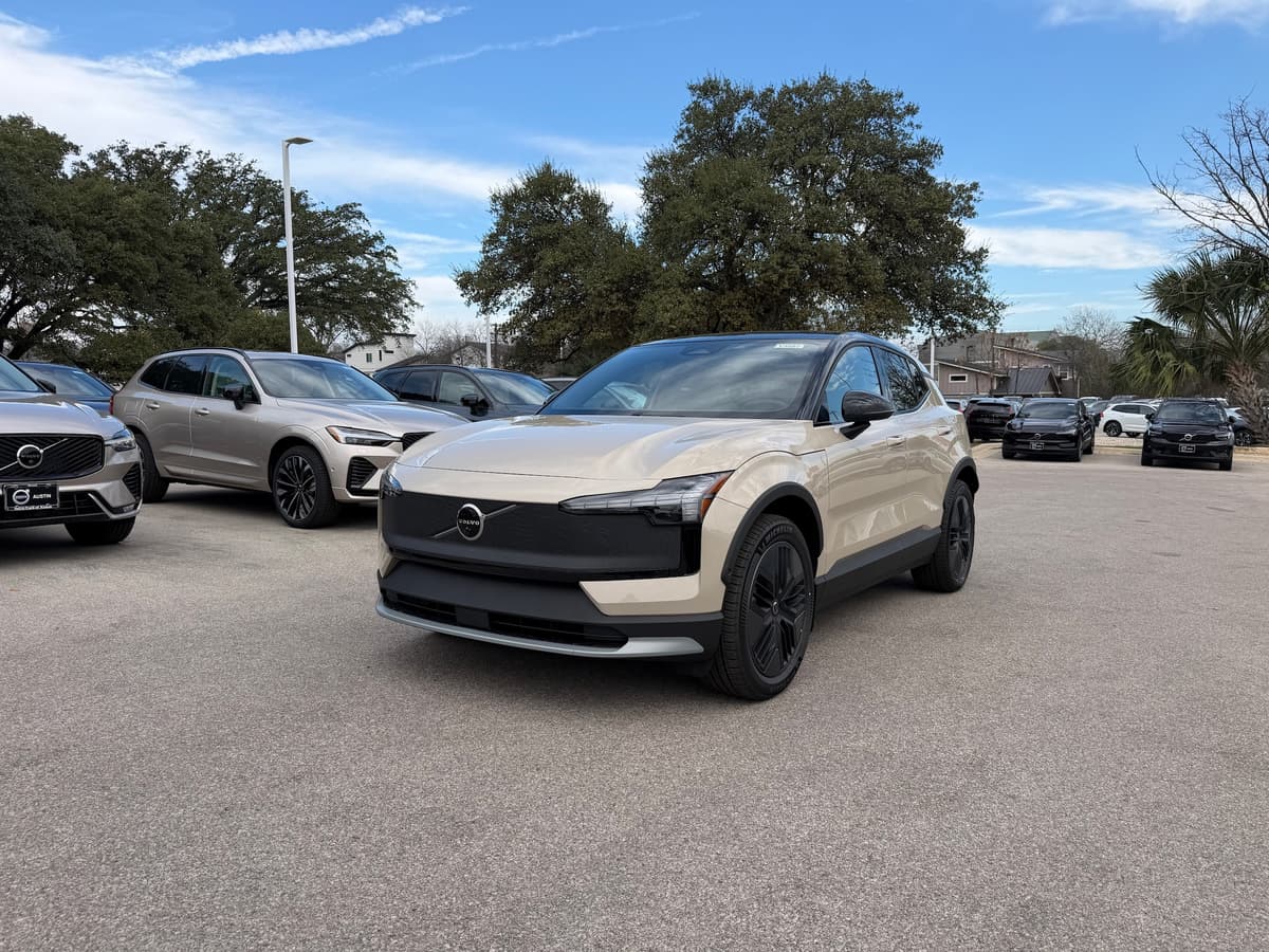 2026 Volvo EX30 Cross Country - Image 2