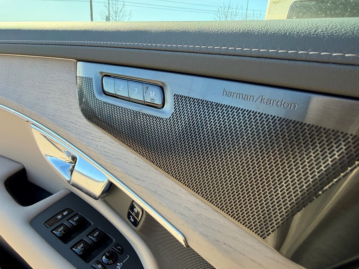 2026 Volvo XC90 plug-in hybrid - Image 19