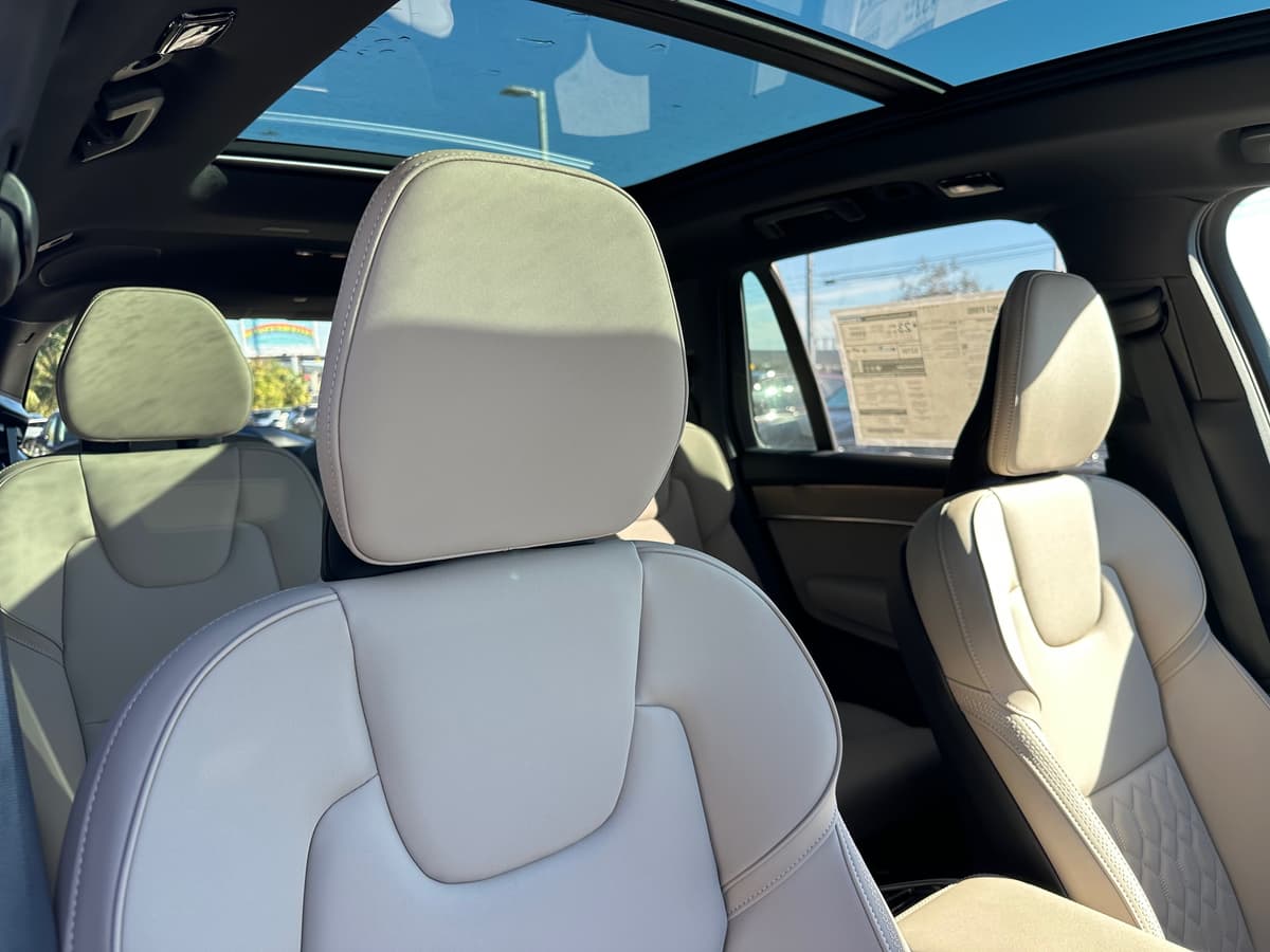 2026 Volvo XC90 - Image 9