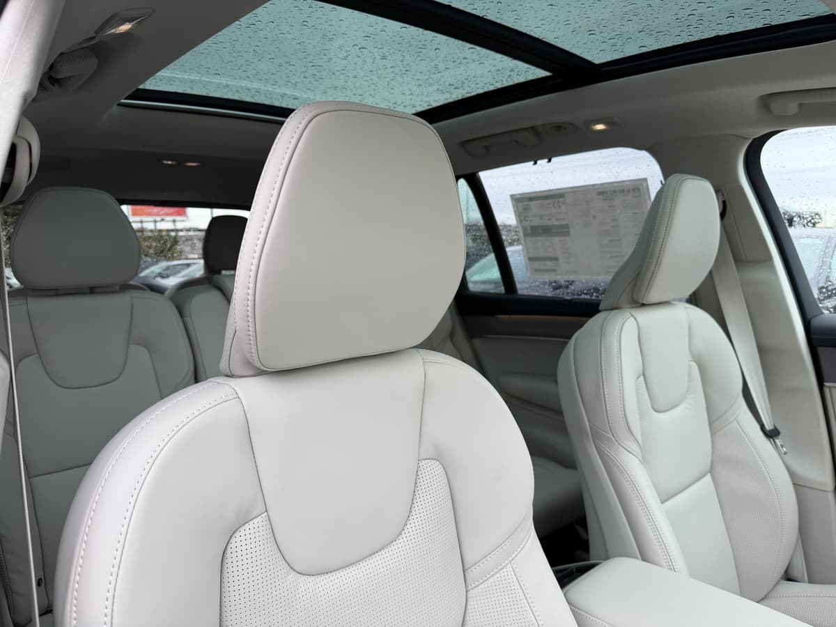 2026 Volvo XC90 - Image 9