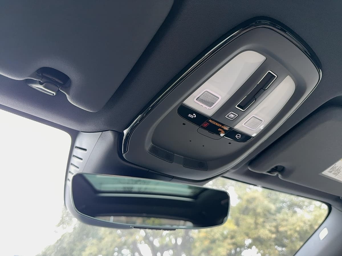 2026 Volvo XC60 - Image 25