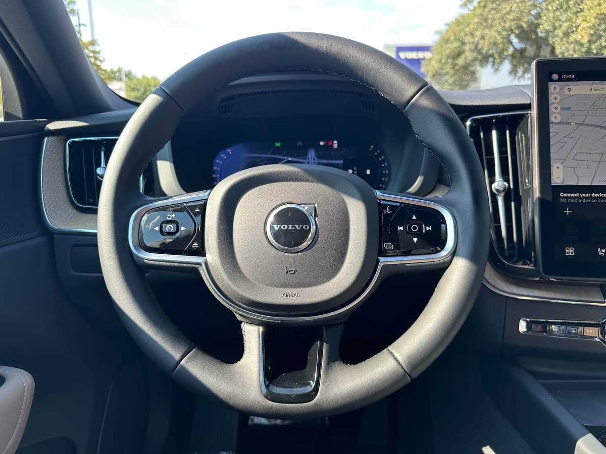 2026 Volvo XC60 - Image 14