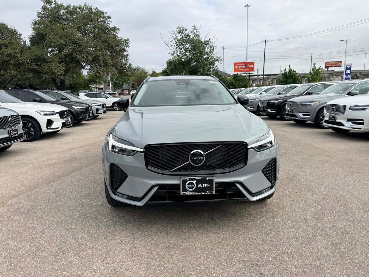 2026 Volvo XC60 - Image 9