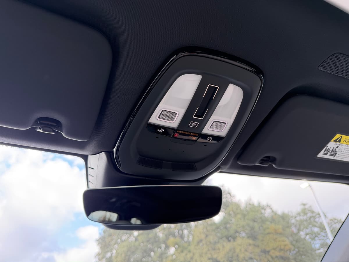 2026 Volvo XC60 - Image 14