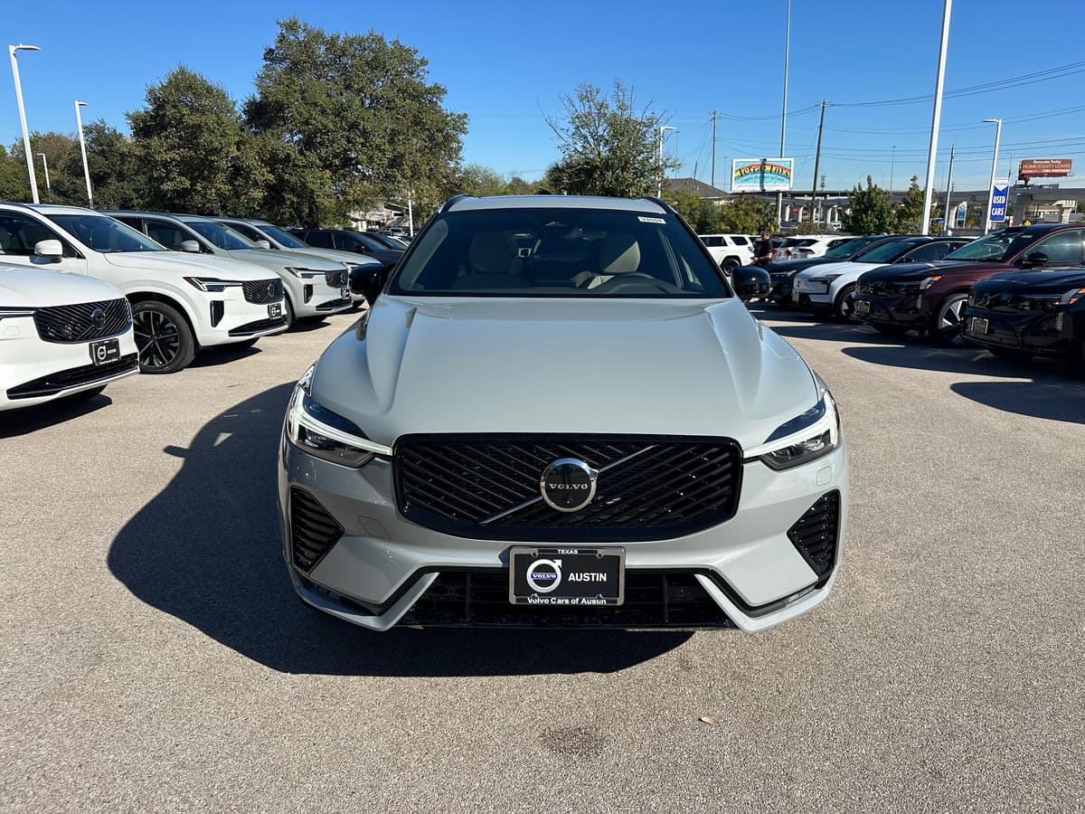 2026 Volvo XC60 - Image 6