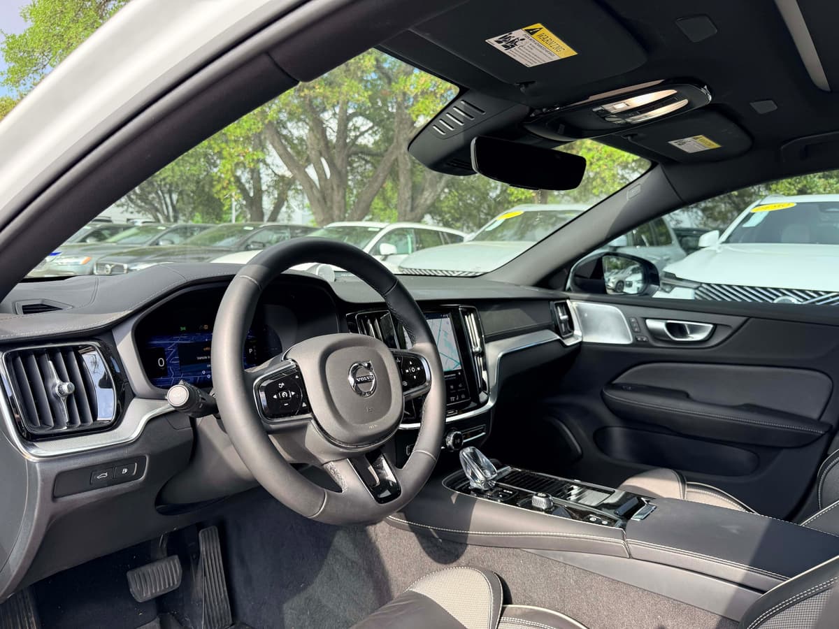 2024 Volvo V60 plug-in hybrid - Image 10