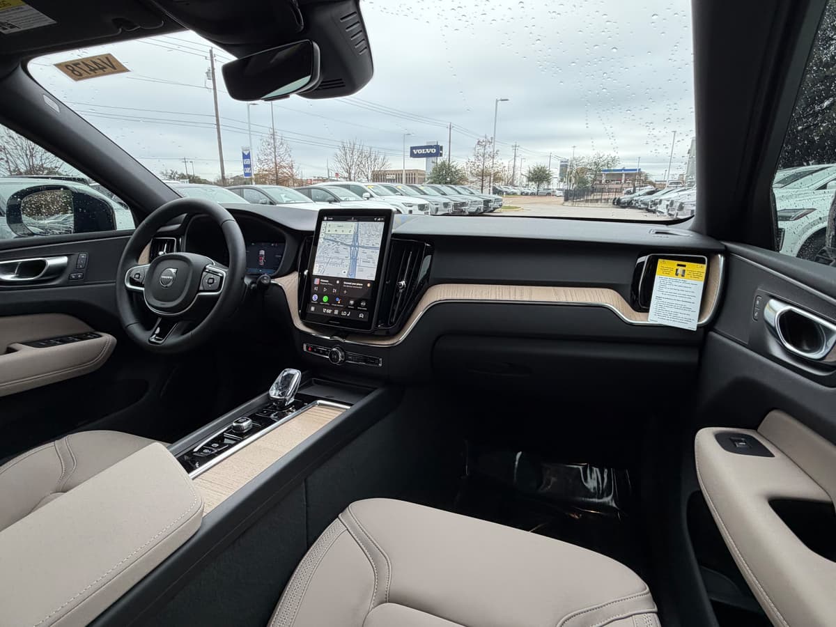2026 Volvo XC60 - Image 10