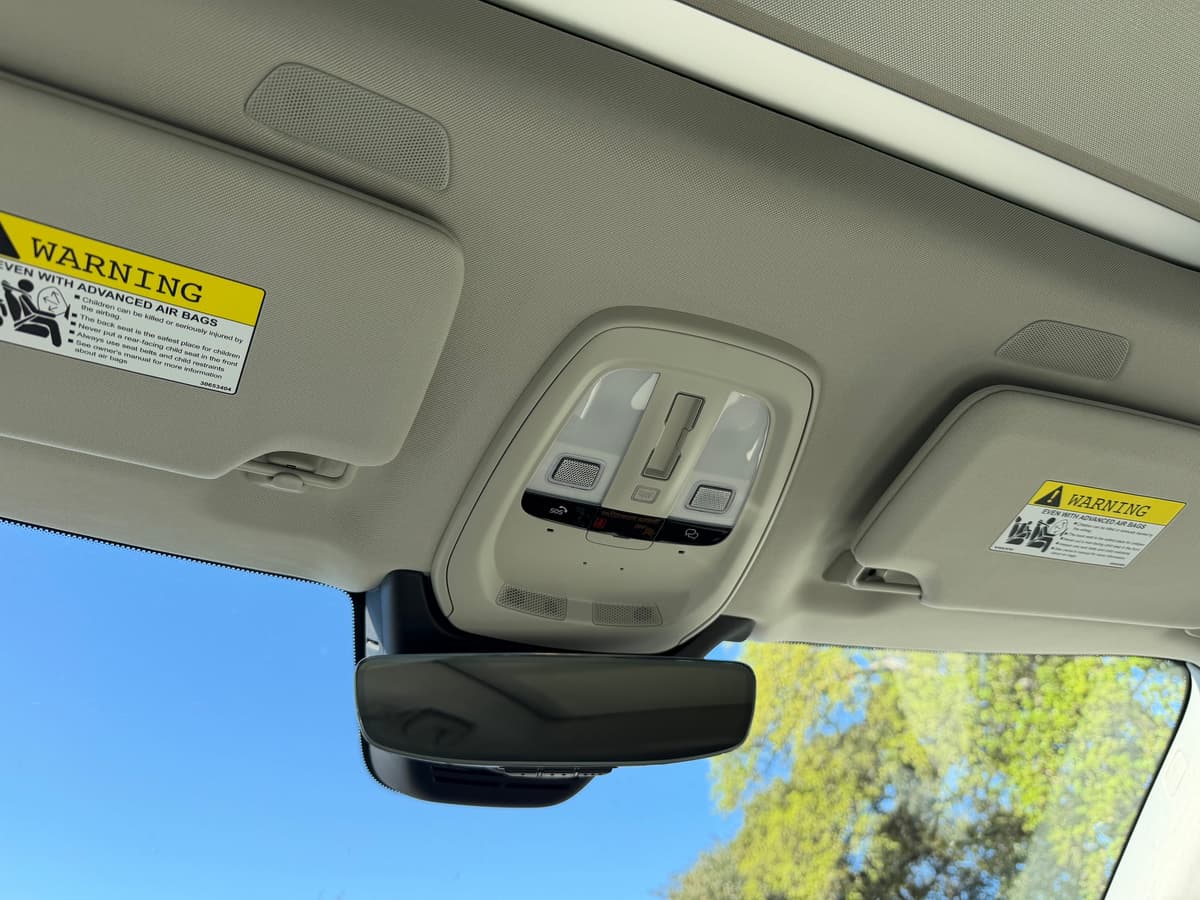 2026 Volvo XC90 - Image 17